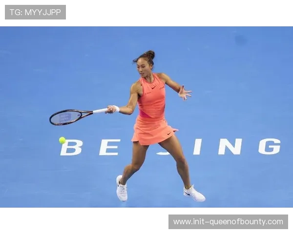 郑钦文中网首秀气场全开，训练场至赛场持续引爆氛围